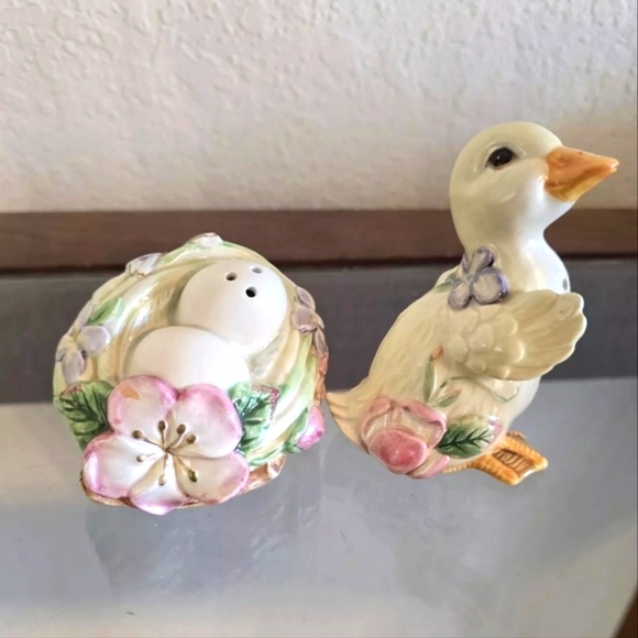 Vintage Fitz & Floyd Ceramic Duck And Nest Salt And Pepper Shaker Set - Picture 1 of 15